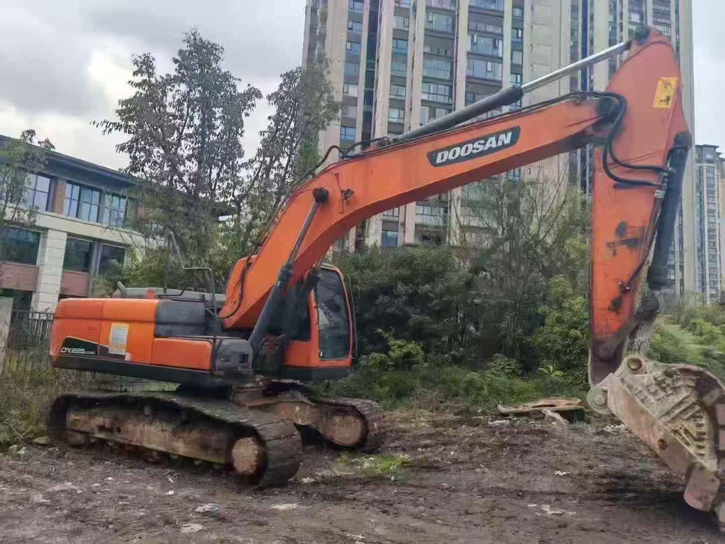 Buy Doosan DH215-7 Used Excavator / 2