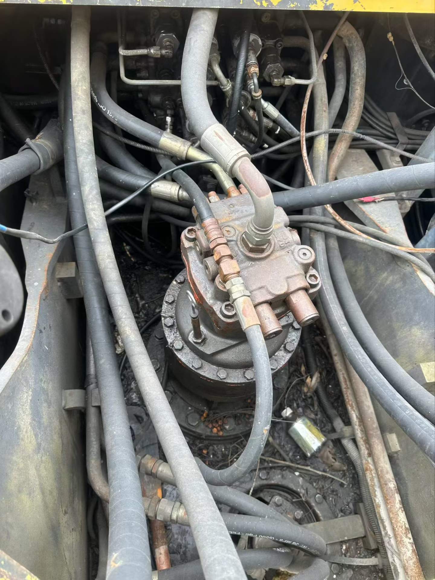 Buy Sumitomo SH200-3 Used Excavator / 4