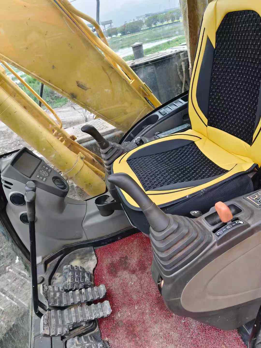 Compre Excavadora Sumitomo SH130-6 Usada / 5
