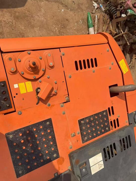 Buy Hitachi EX130H-5 Used Excavator / 1