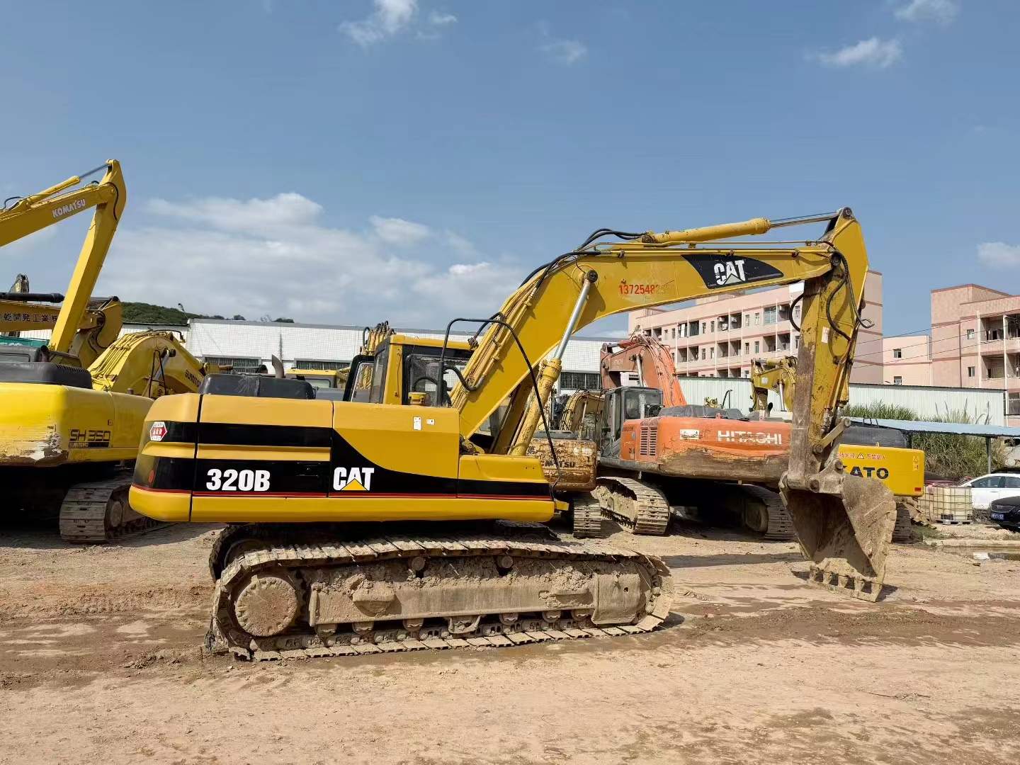 Buy Caterpillar 320B Used Excavator / 2