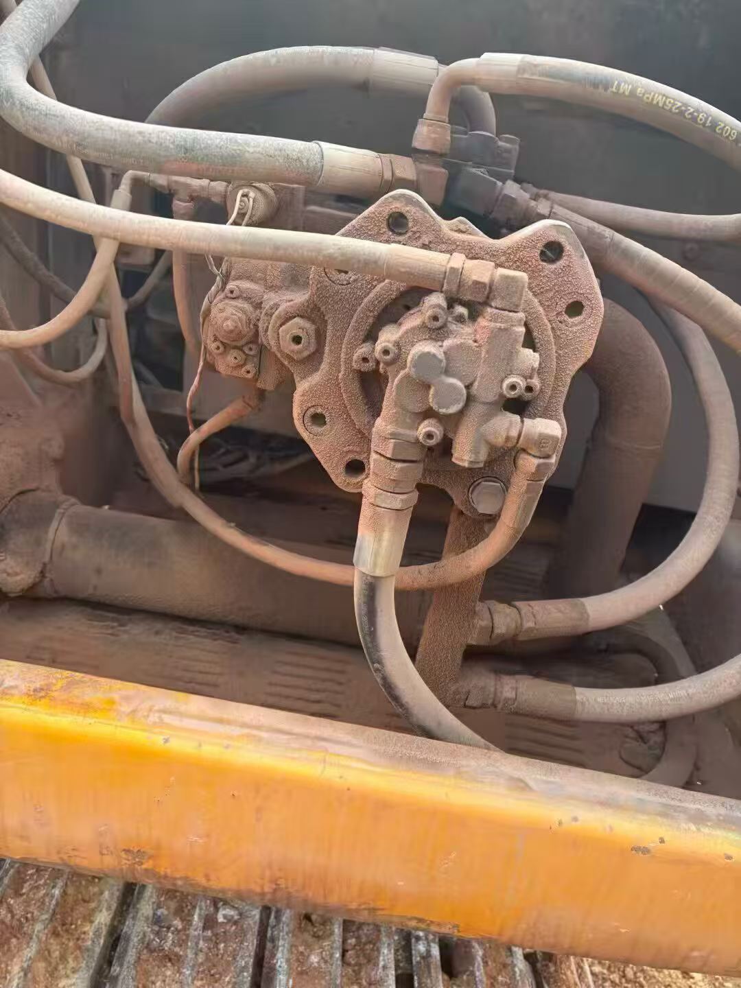 Buy Kato HD2048R Used Excavator / 5