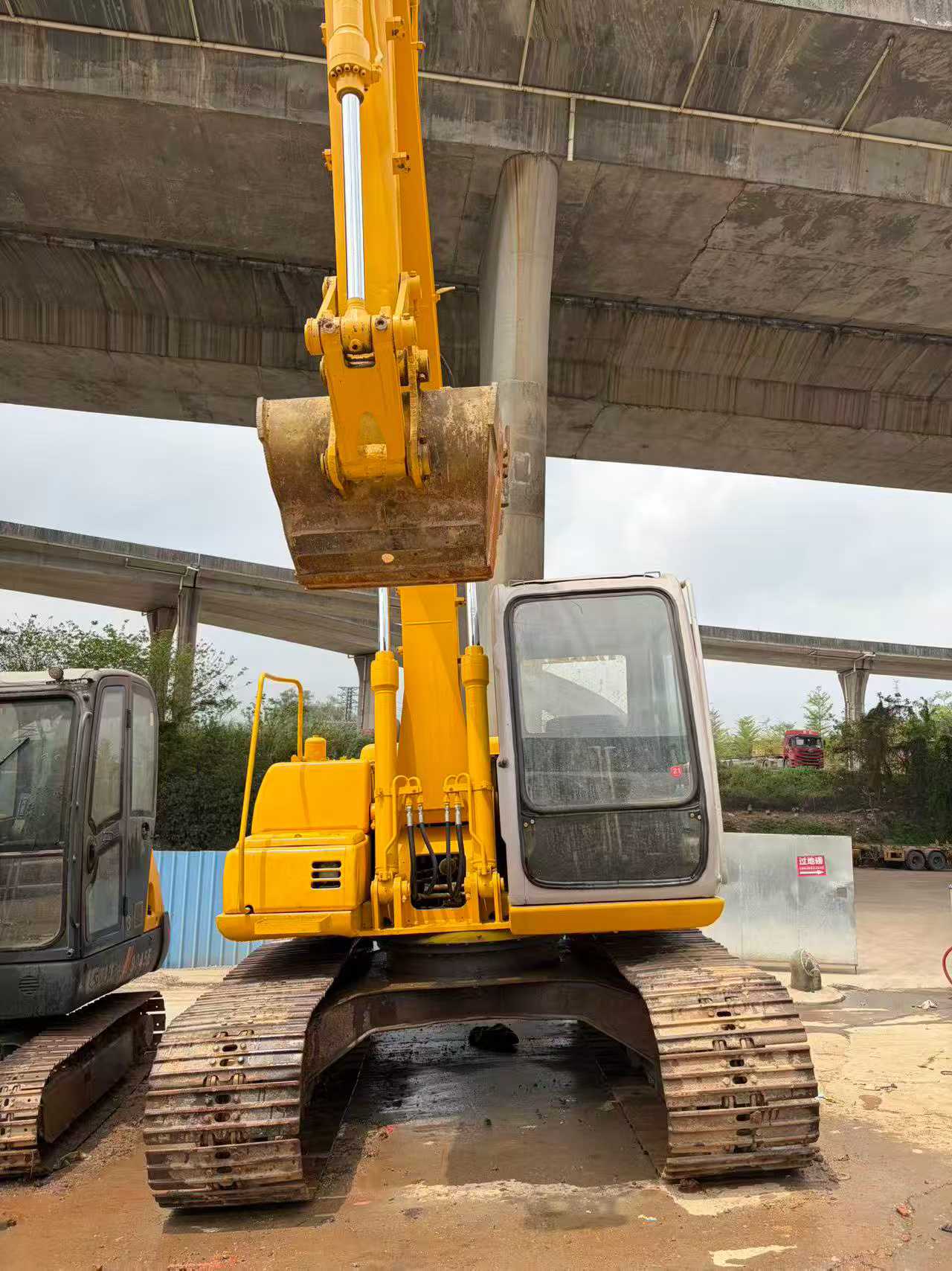 Buy Sumitomo SH120 Used Excavator / 2