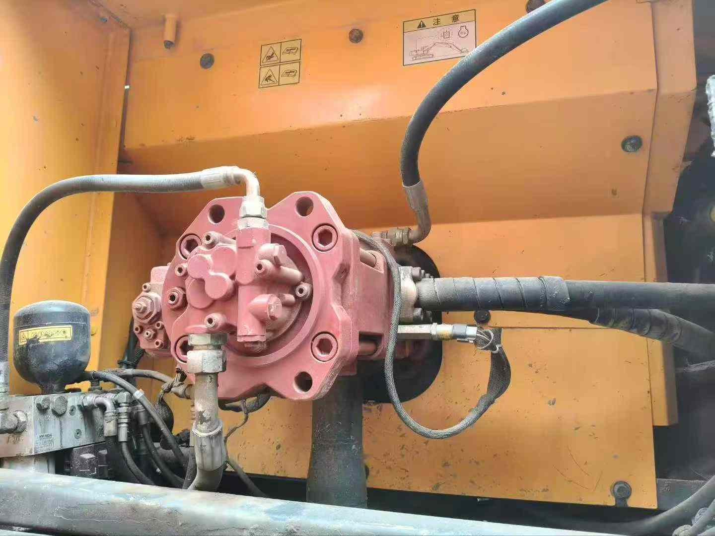 Buy Hyundai R275LVS Used Excavator / 4