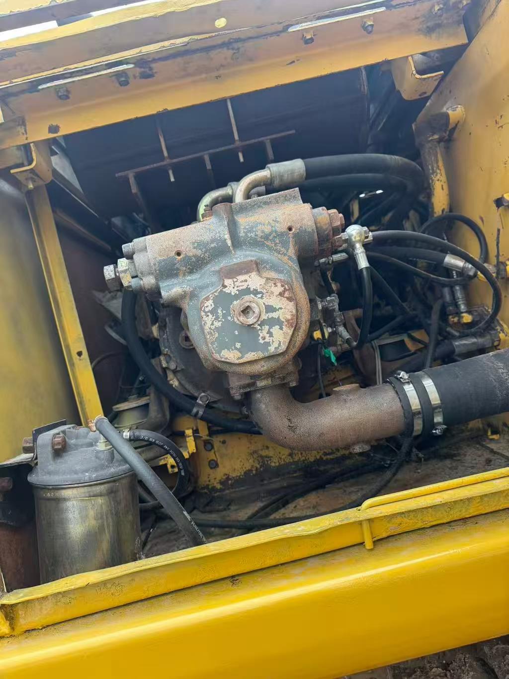 Buy Komatsu PC220-6E Used Excavator / 7