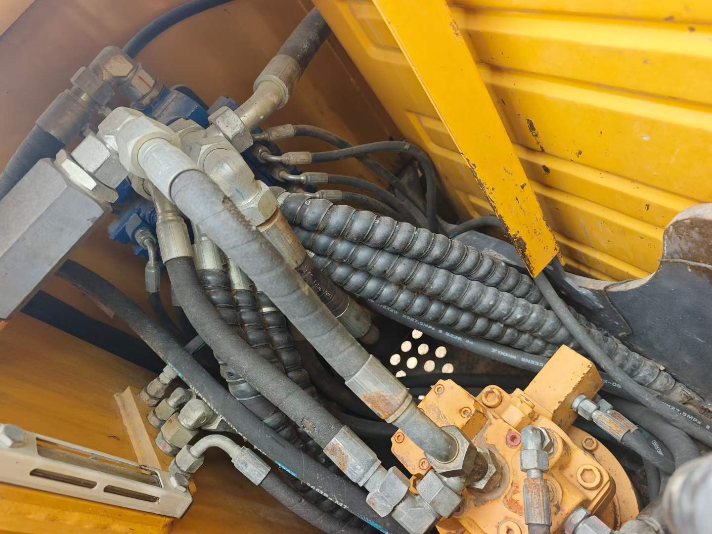 Buy XCMG XE75D Used Excavator / 7