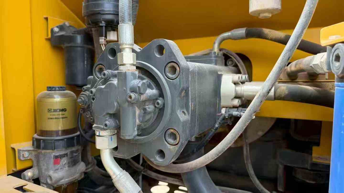 Buy XCMG XE270DK Used Excavator / 8