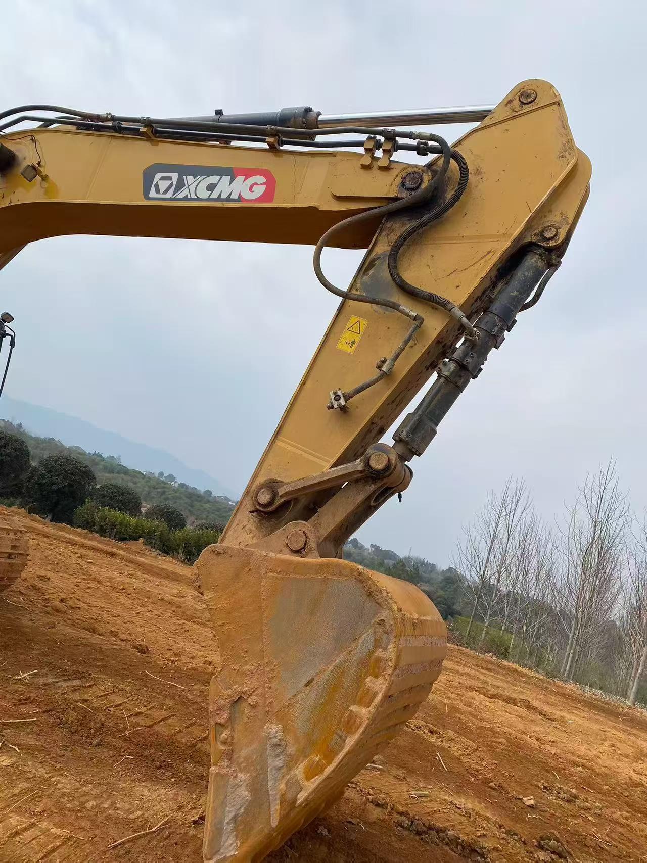 Buy XCMG XE380K Used Excavator / 8