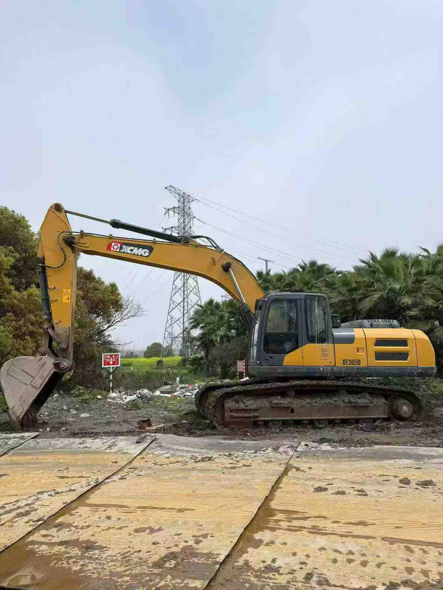 Buy XCMG XE305D Used Excavator / 2