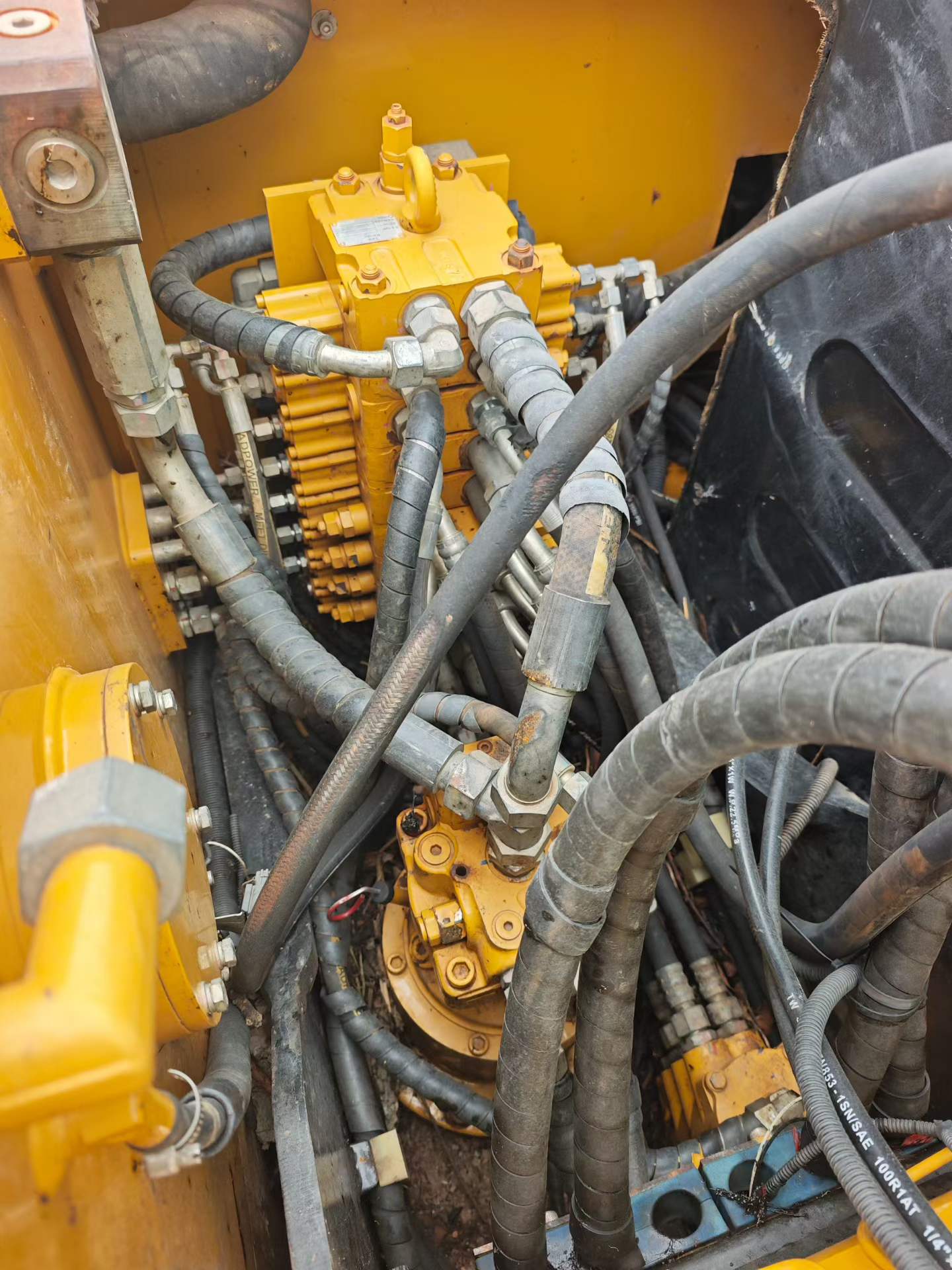 Buy Sany SY85C Used Excavator / 9