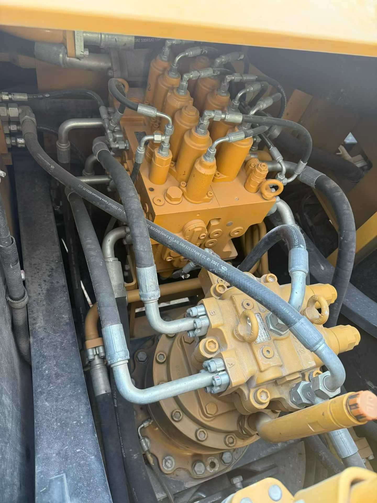 Buy Sany SY215C Used Excavator / 8