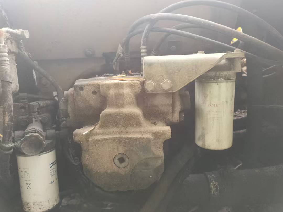 Buy Komatsu PC220-8 Used Excavator / 4