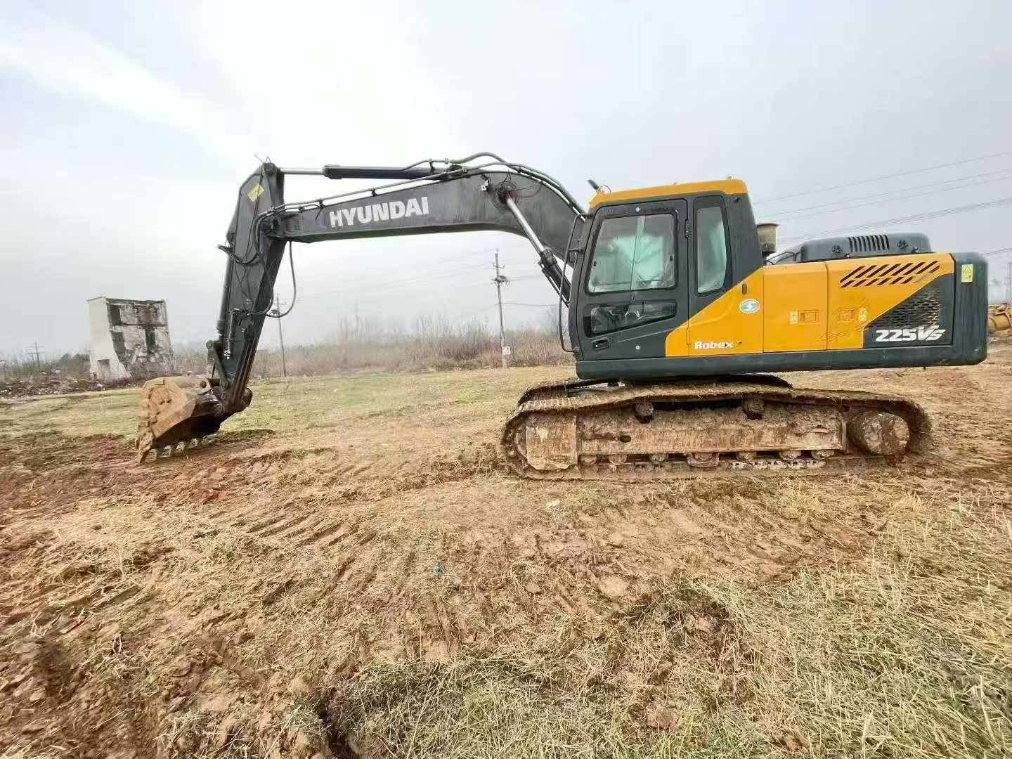 Buy Hyundai R215-7 Used Excavator / 6