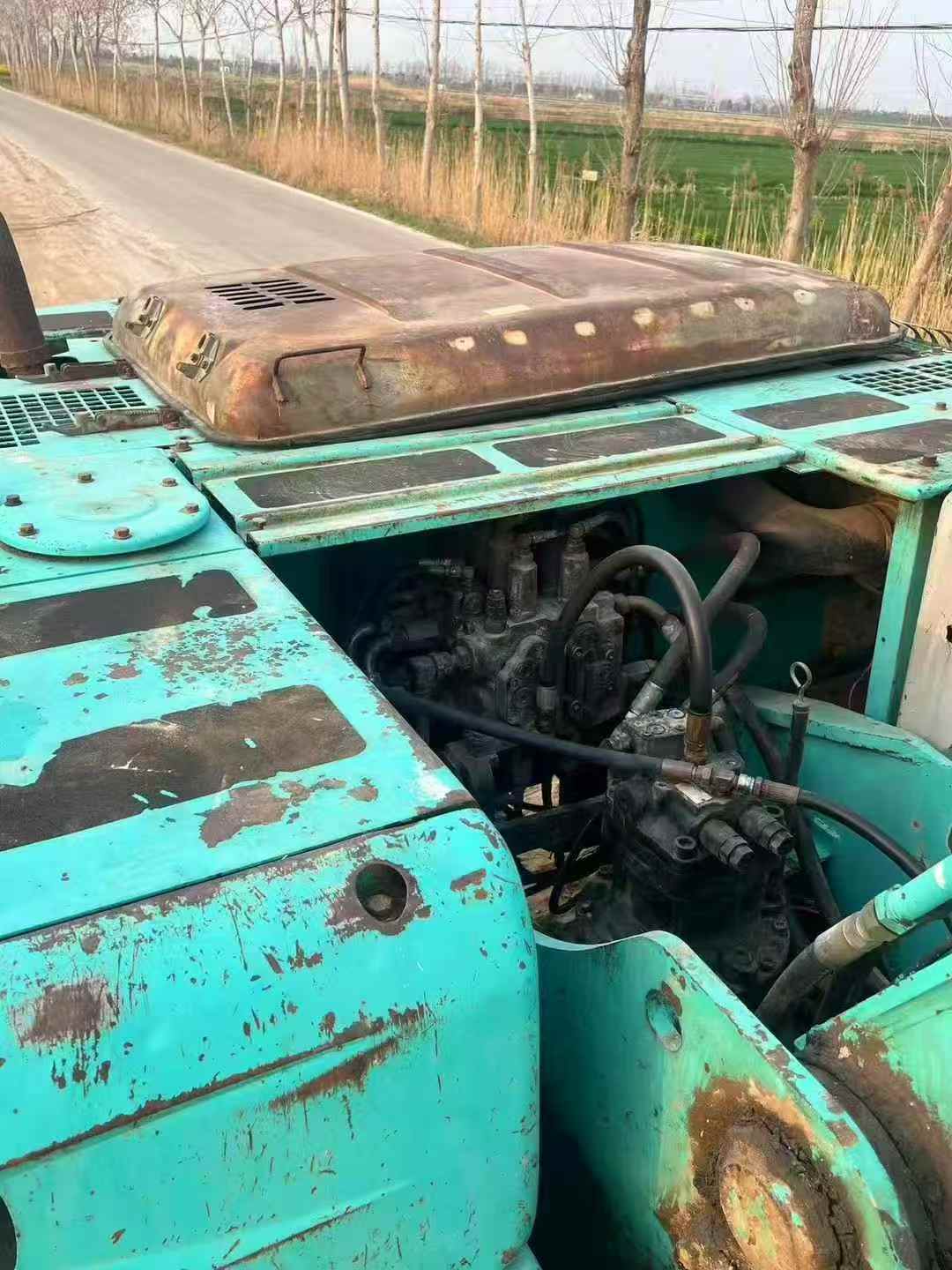 Buy Kobelco SK200-6 Used Excavator / 8