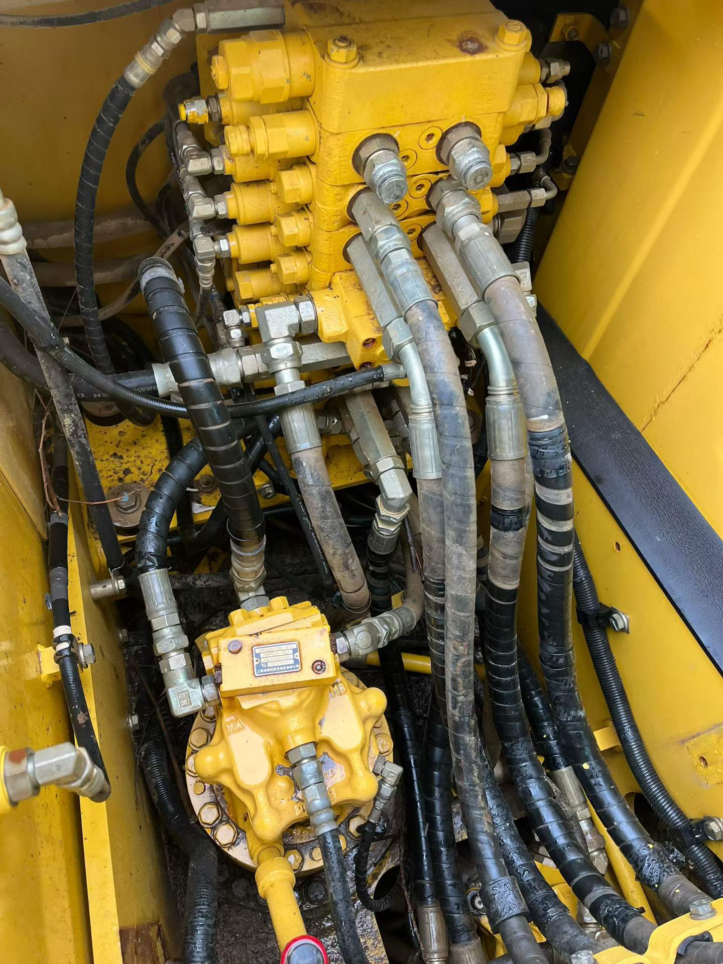 Buy Komatsu PC130 Used Excavator / 3