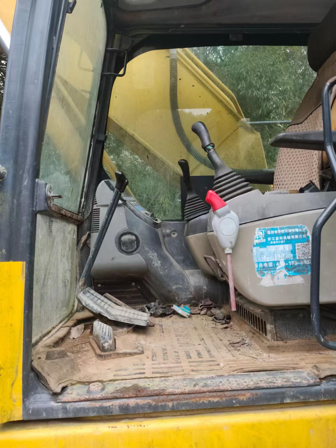 Buy Komatsu PC220-8 Used Excavator / 6