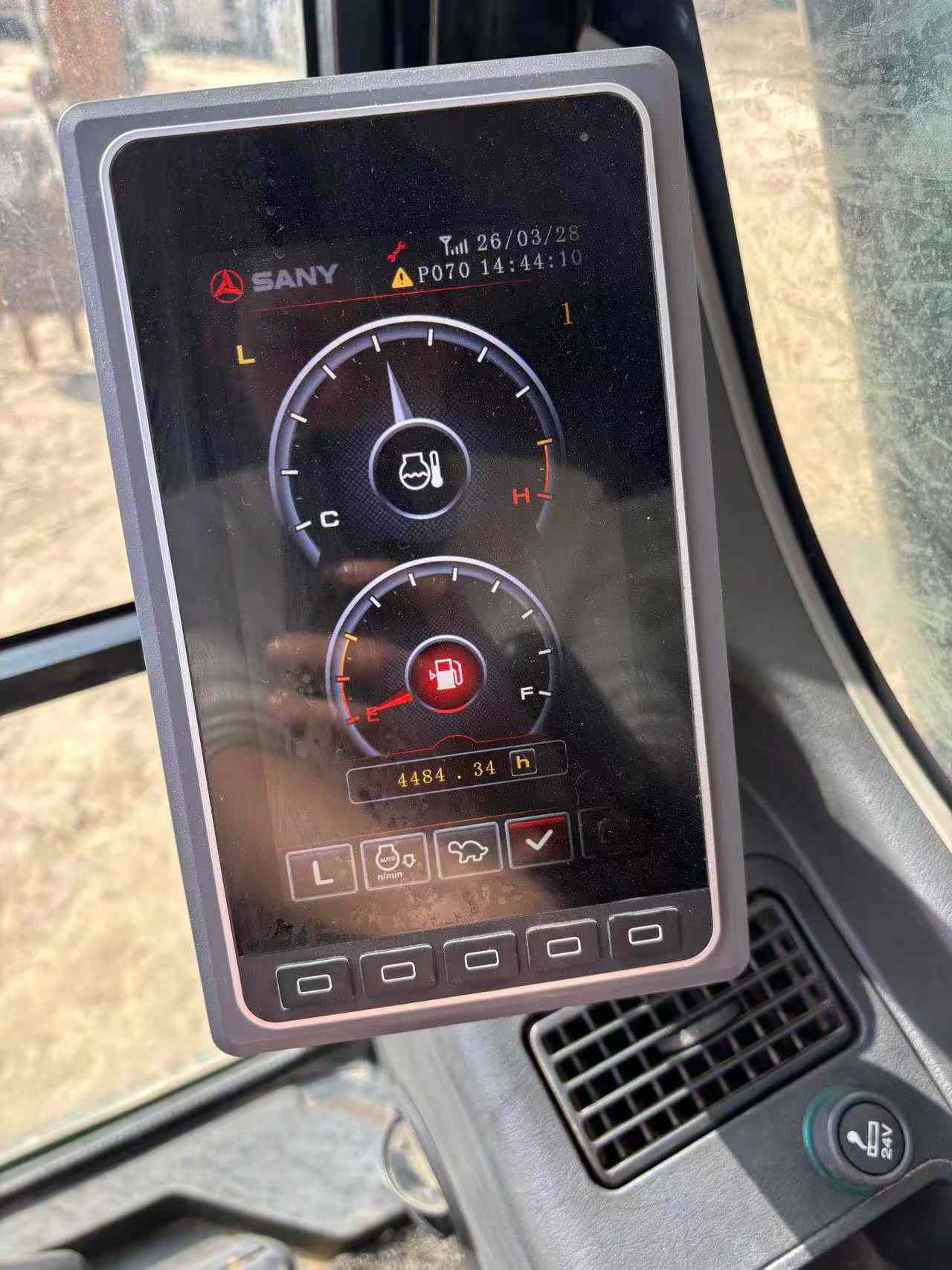 Buy Sany SY195C Used Excavator / 9