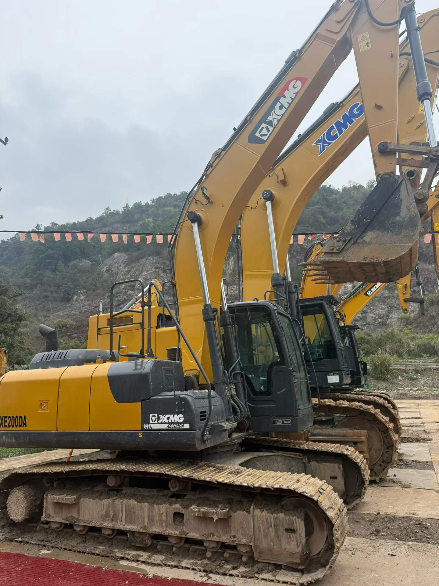 Buy XCMG XE200 Used Excavator / 2