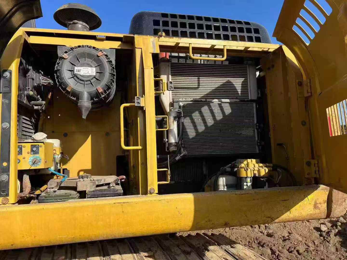 Buy Caterpillar 320D2GC Used Excavator / 6