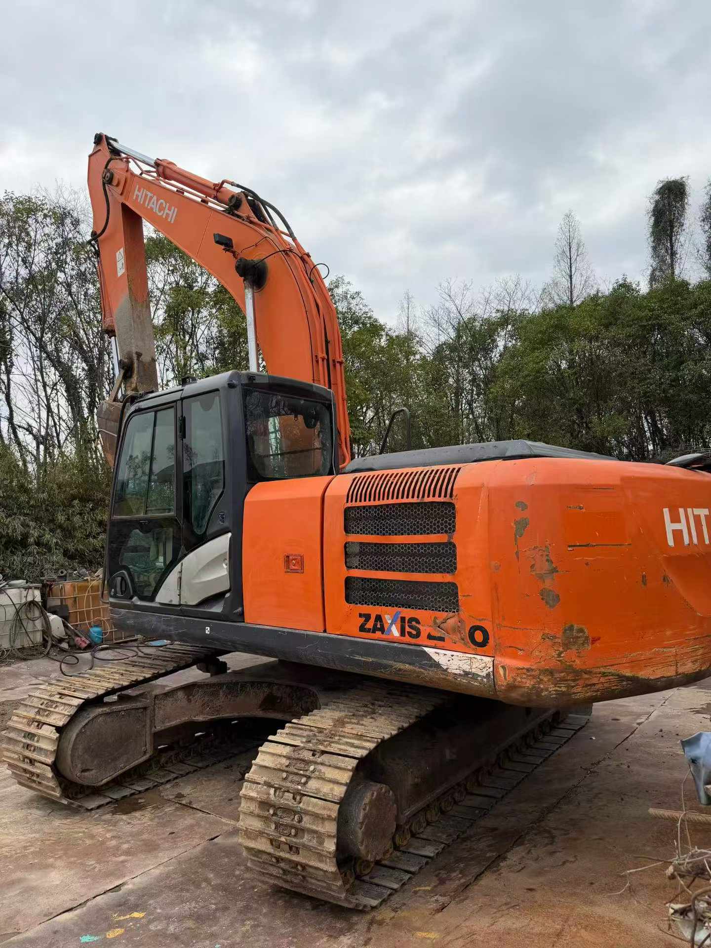Buy Hitachi ZX200-5G Used Excavator / 6