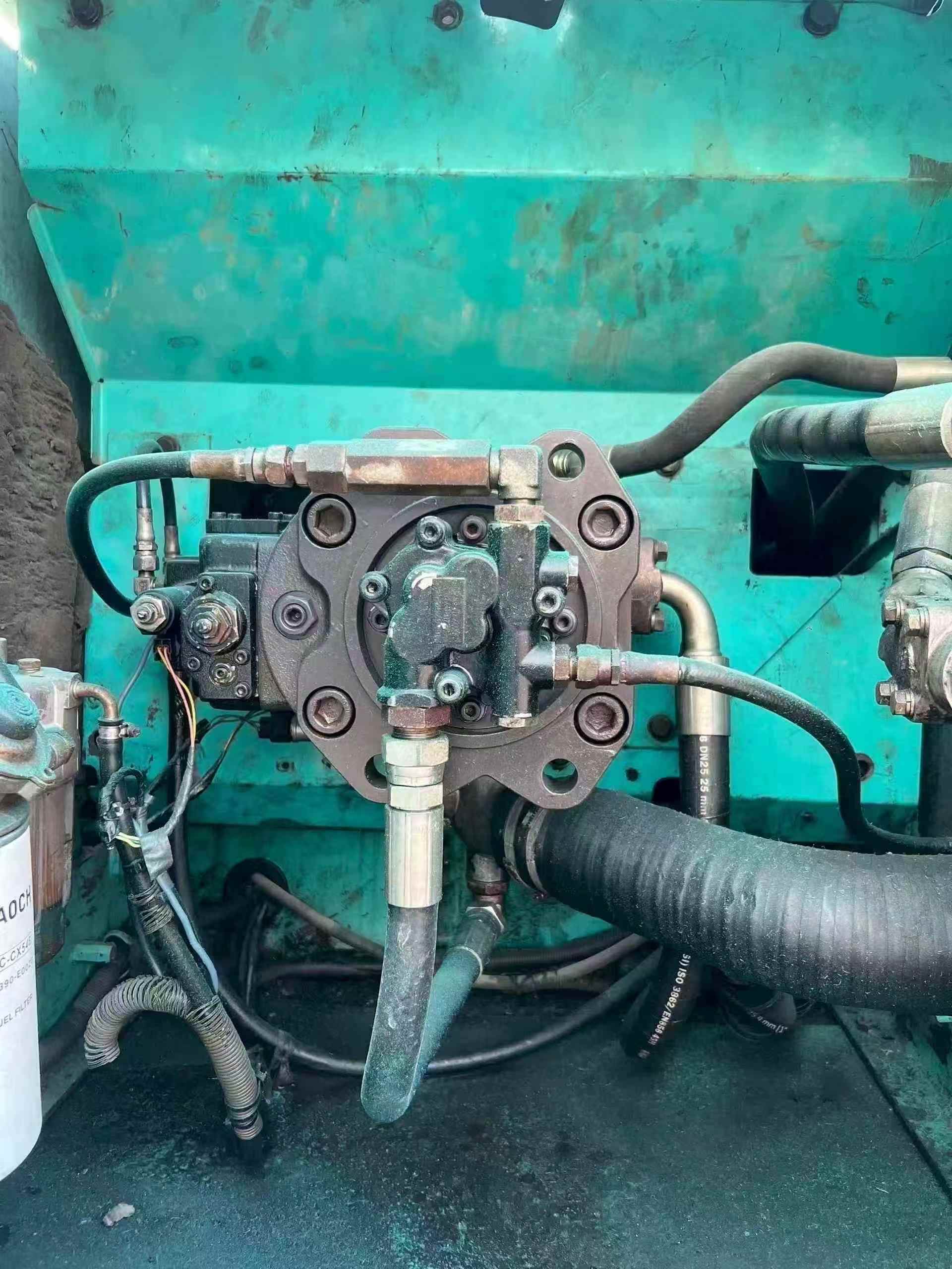 Buy Kobelco SK200 Used Excavator / 3
