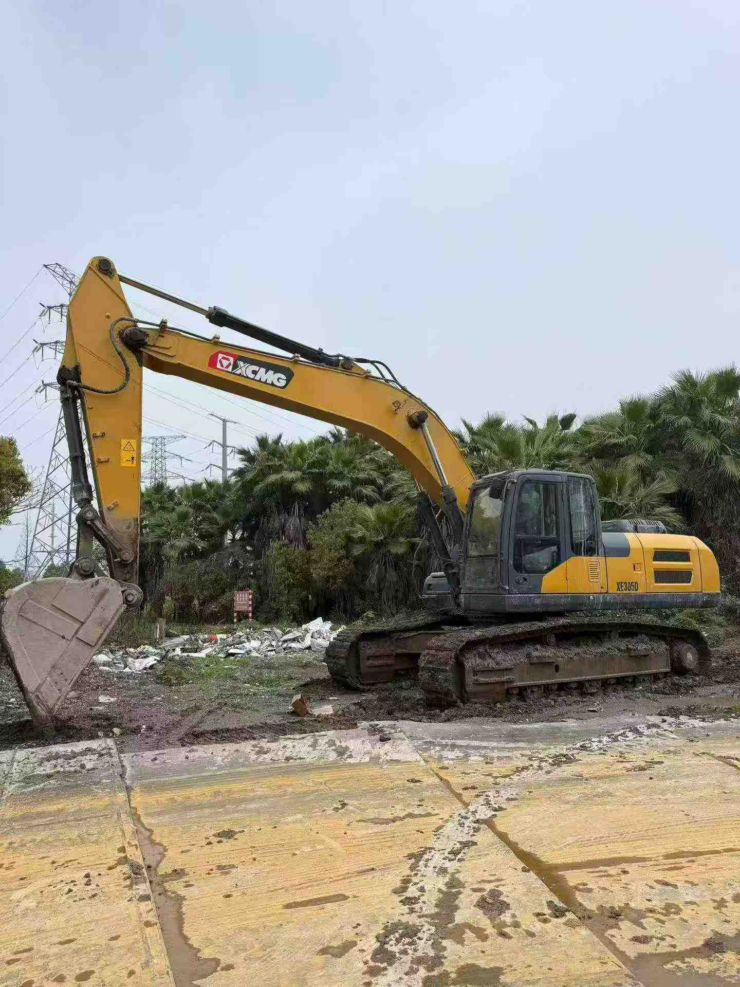 Buy XCMG XE305D Used Excavator / 3