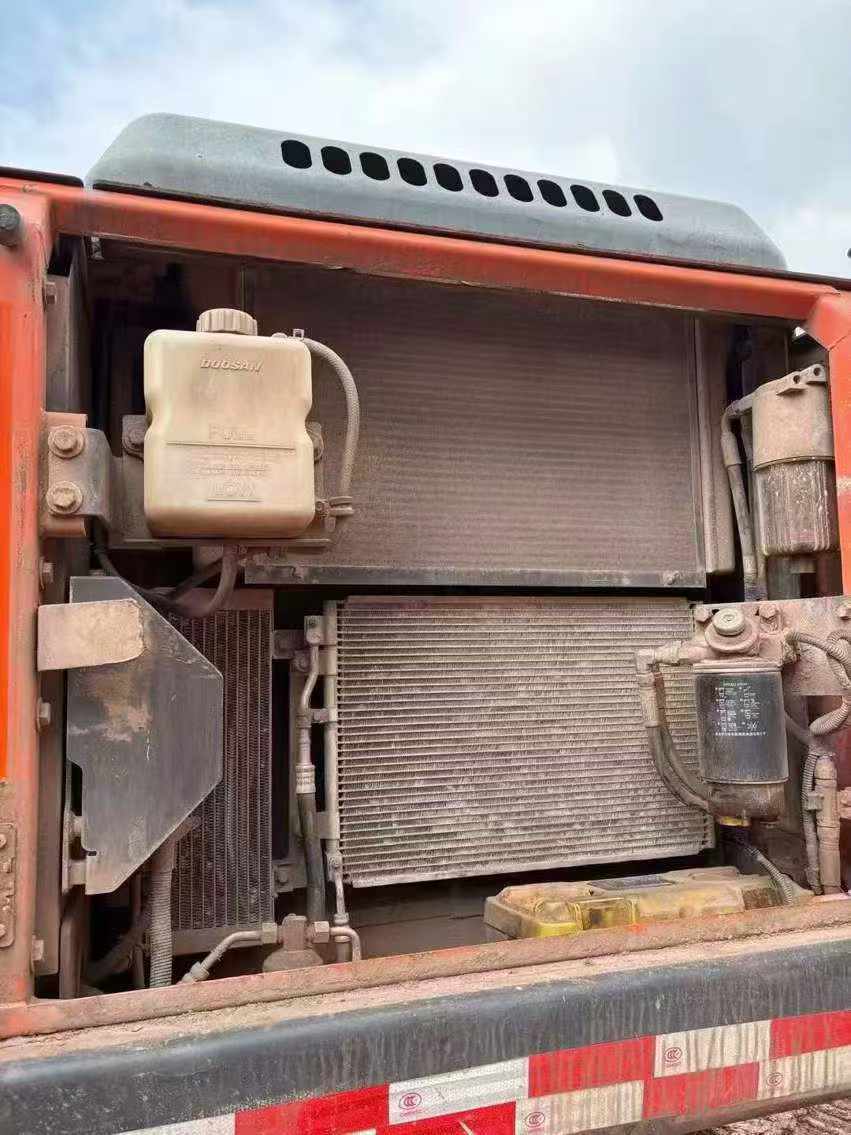 Buy Doosan DH225-7 Used Excavator / 5