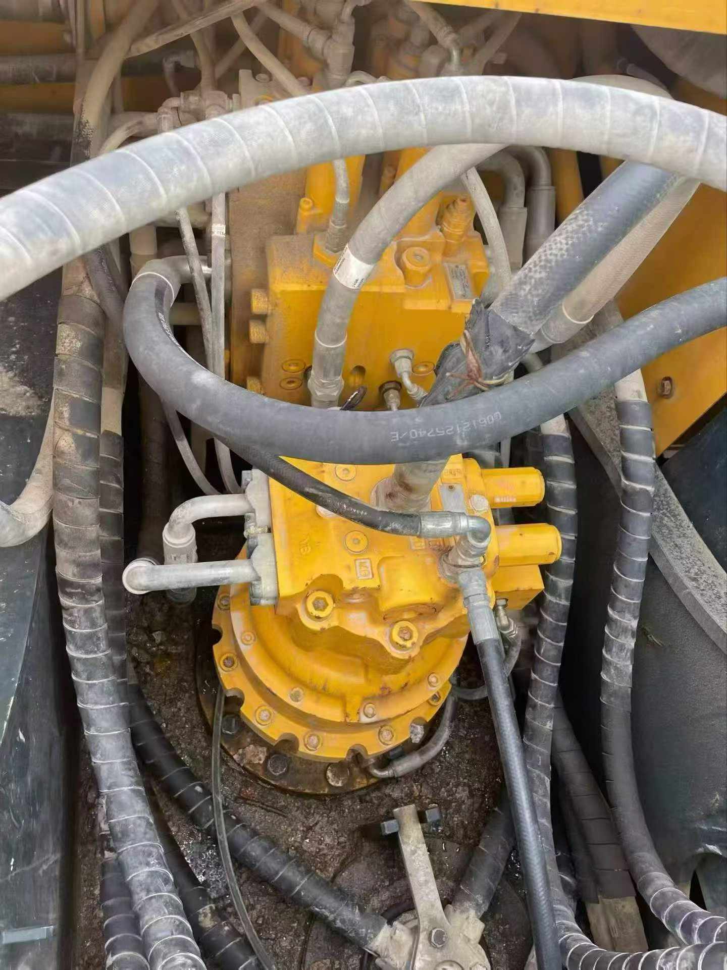 Buy Hyundai R215-7 Used Excavator / 2