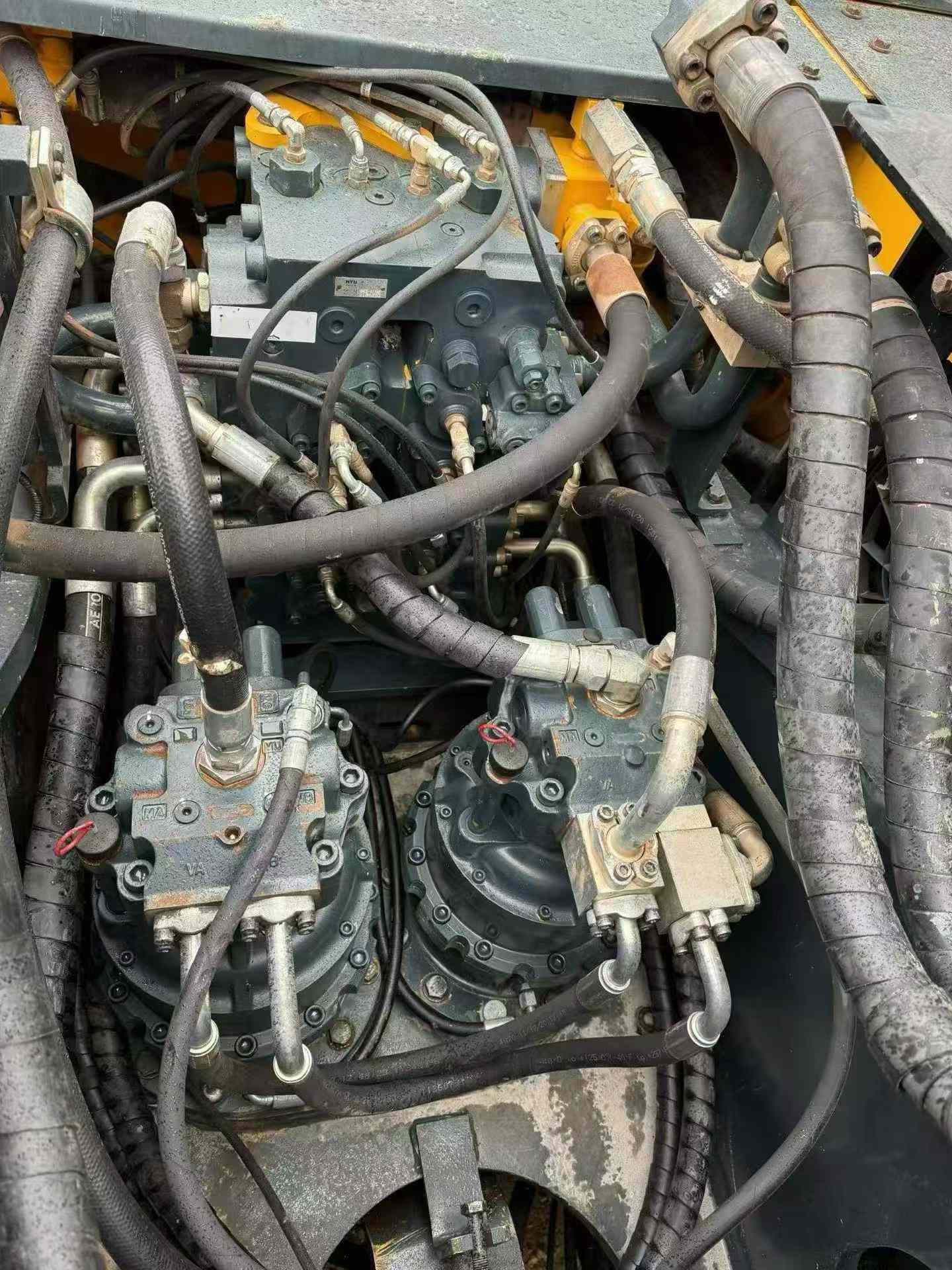 Buy Hyundai HX550L Used Excavator / 5