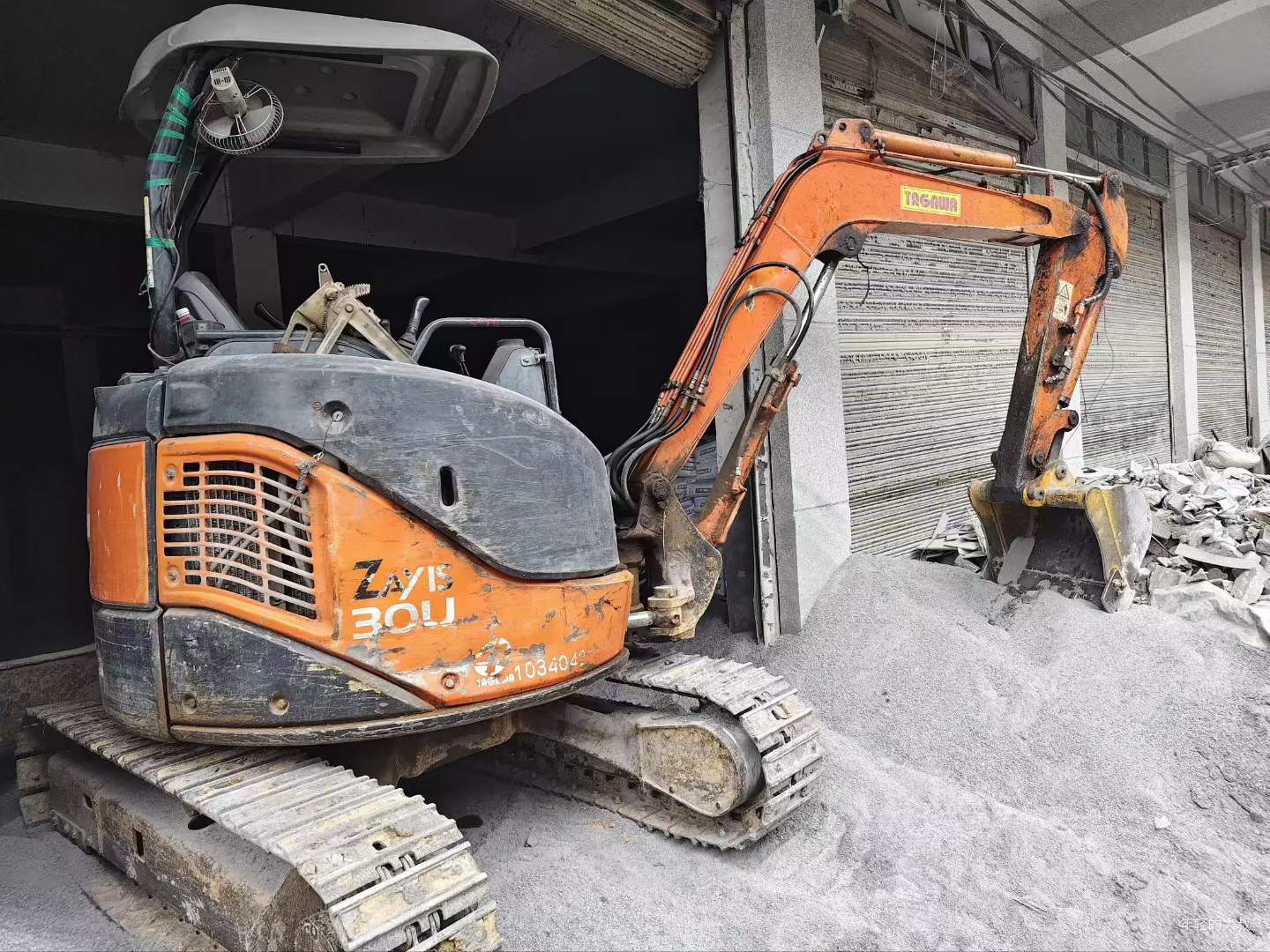 Buy Hitachi EX30U Used Excavator / 7