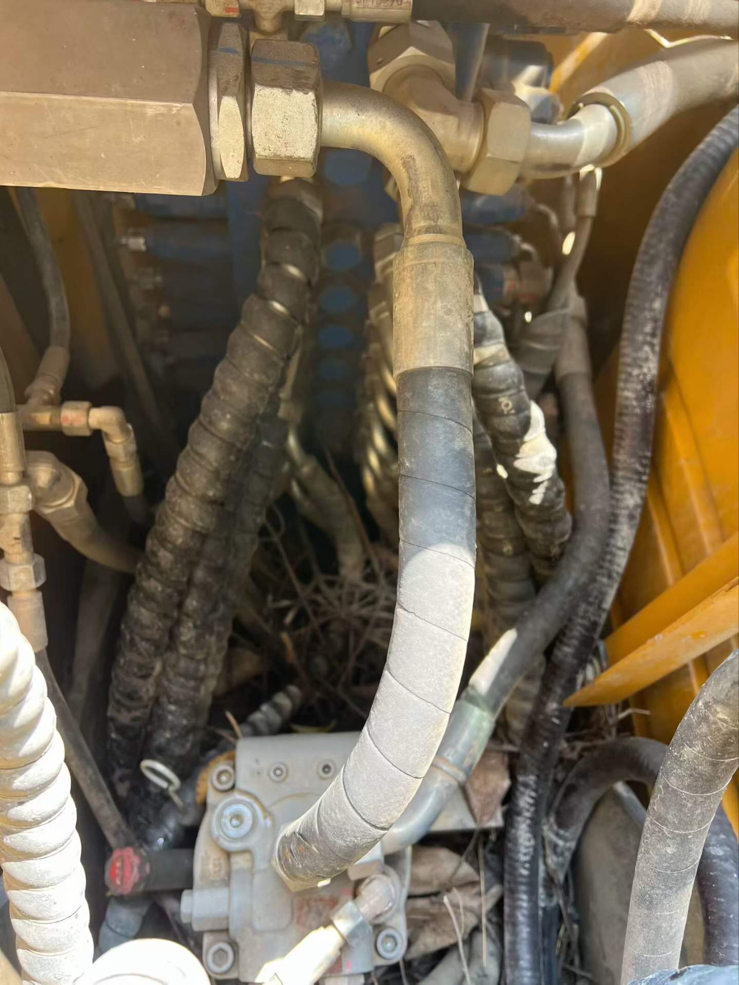 Buy XCMG XE75C Used Excavator / 2