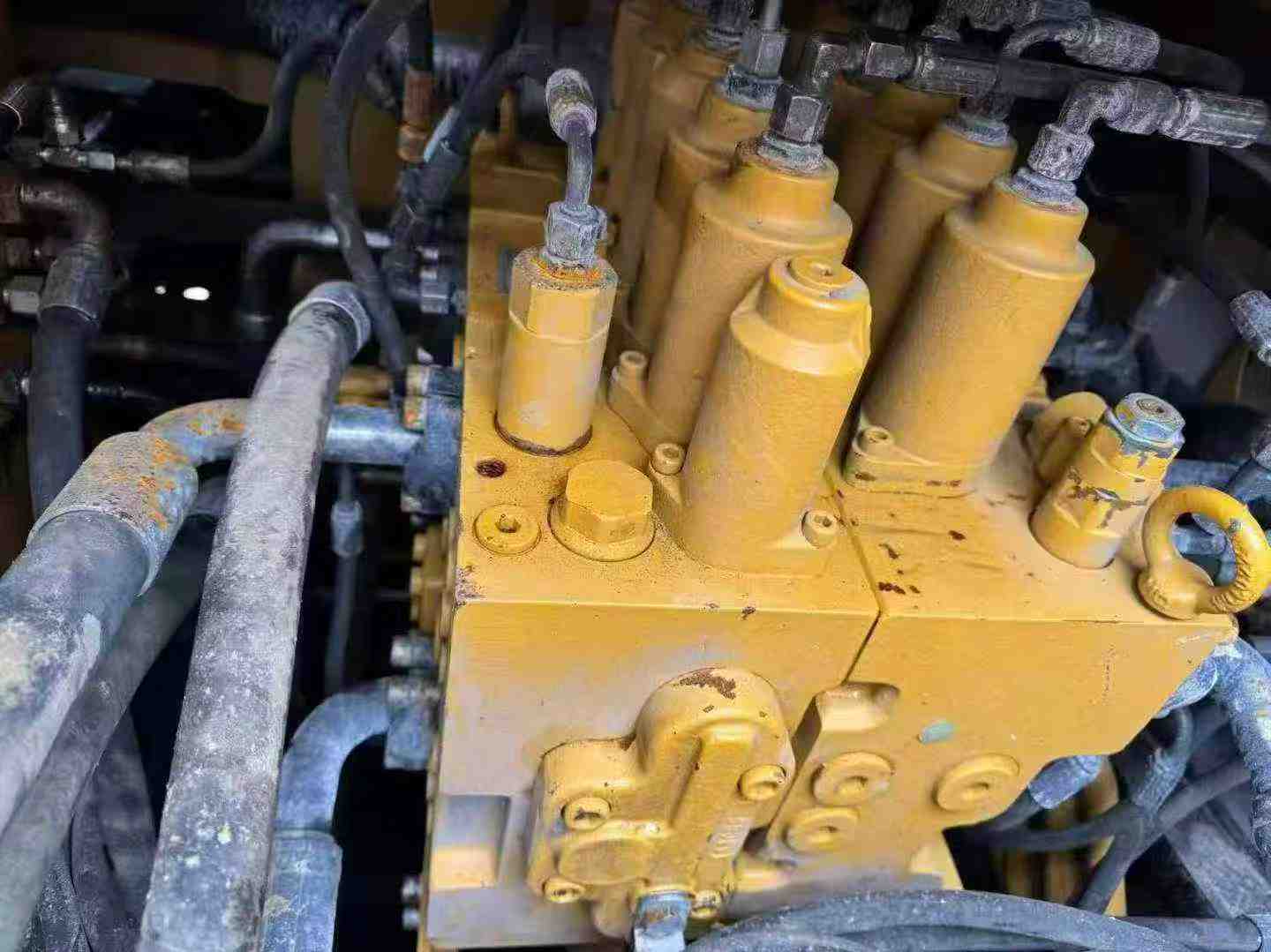 Buy Sany SY200C Used Excavator / 3