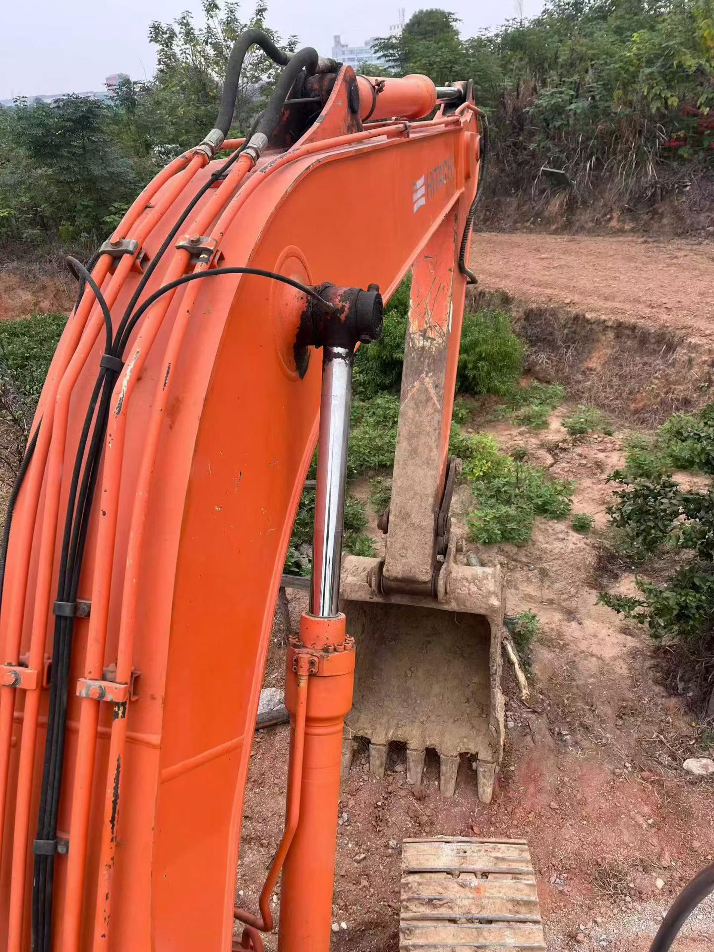 Buy Hitachi EX120-6 Used Excavator / 6