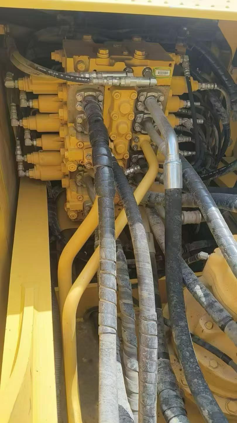 Buy Komatsu PC200-8 Used Excavator / 7