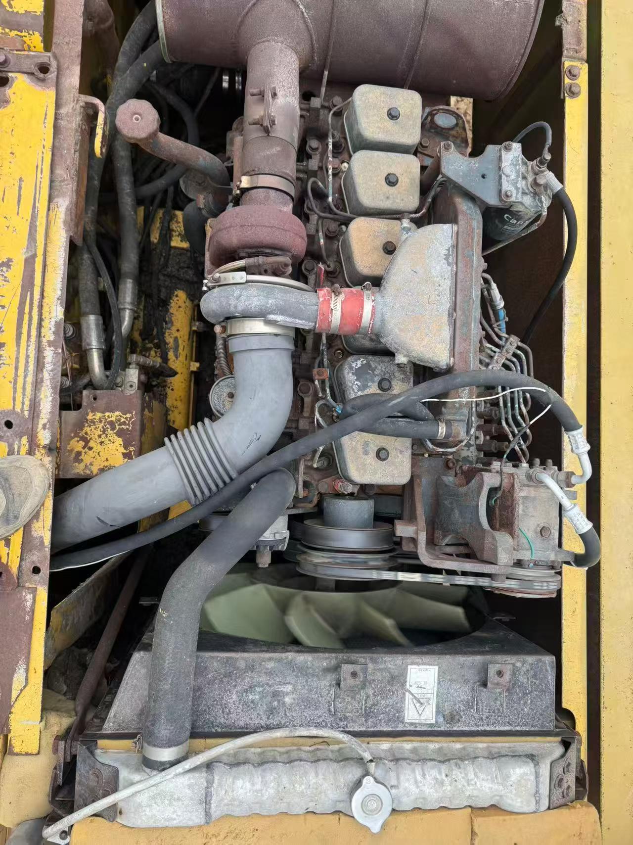 Buy Komatsu PC220-6E Used Excavator / 8