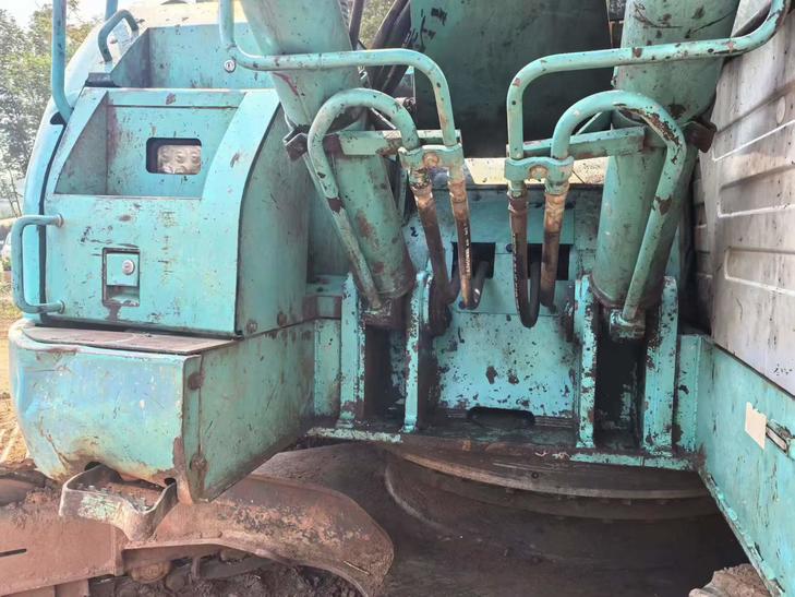 Buy Kobelco SK235SR Used Excavator / 1