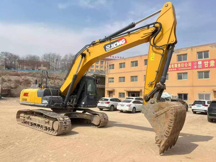 Buy XCMG XE245D Used Excavator / 1