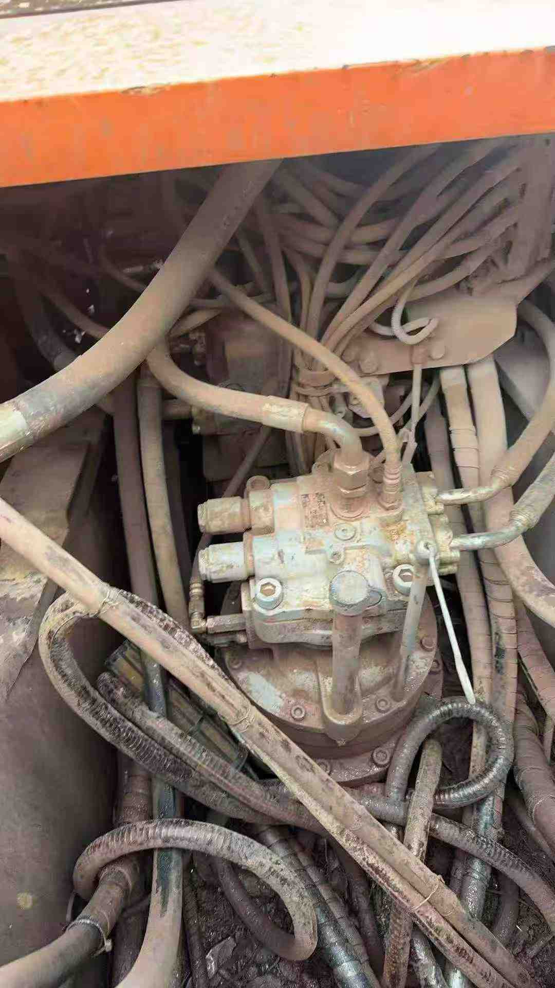 Buy Hitachi EX200-5 Used Excavator / 6