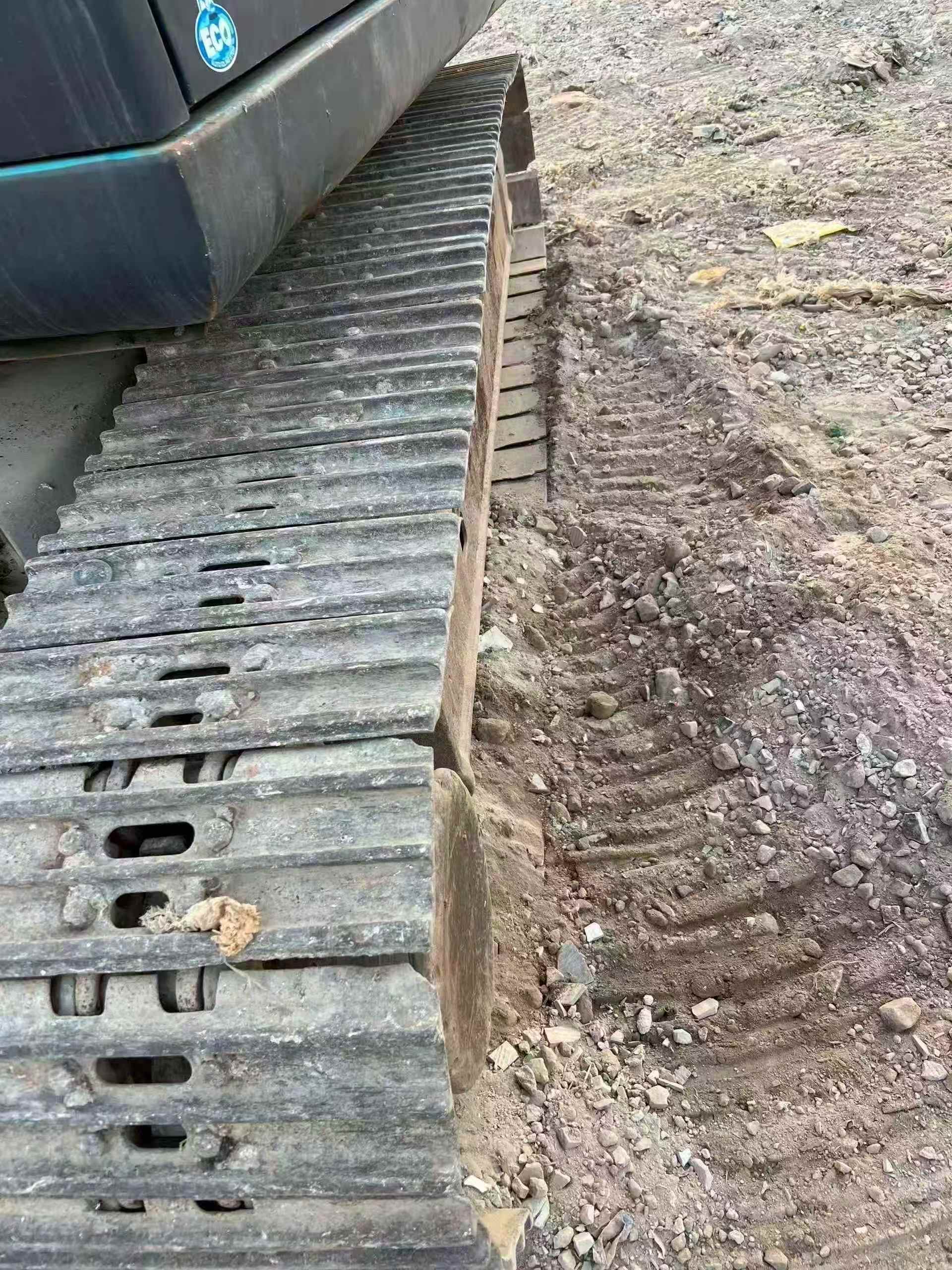 Buy Kobelco SK200 Used Excavator / 7