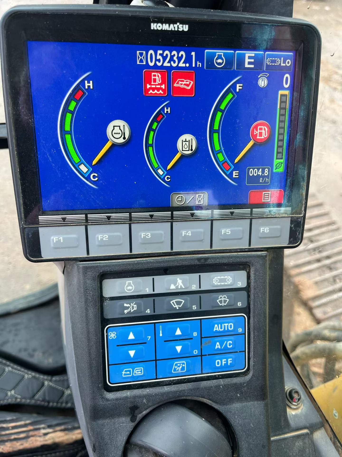 Buy Komatsu PC130 Used Excavator / 6