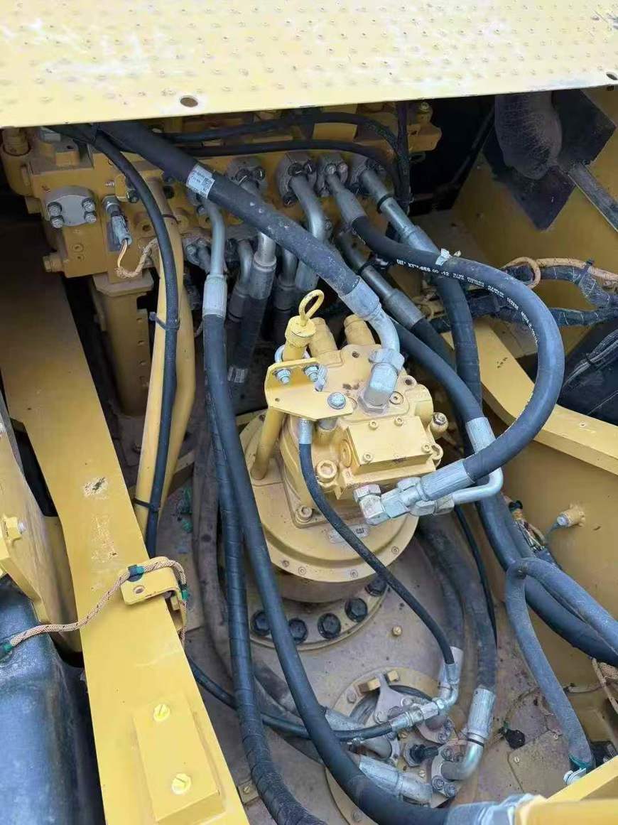 Buy Caterpillar 330B Used Excavator / 4