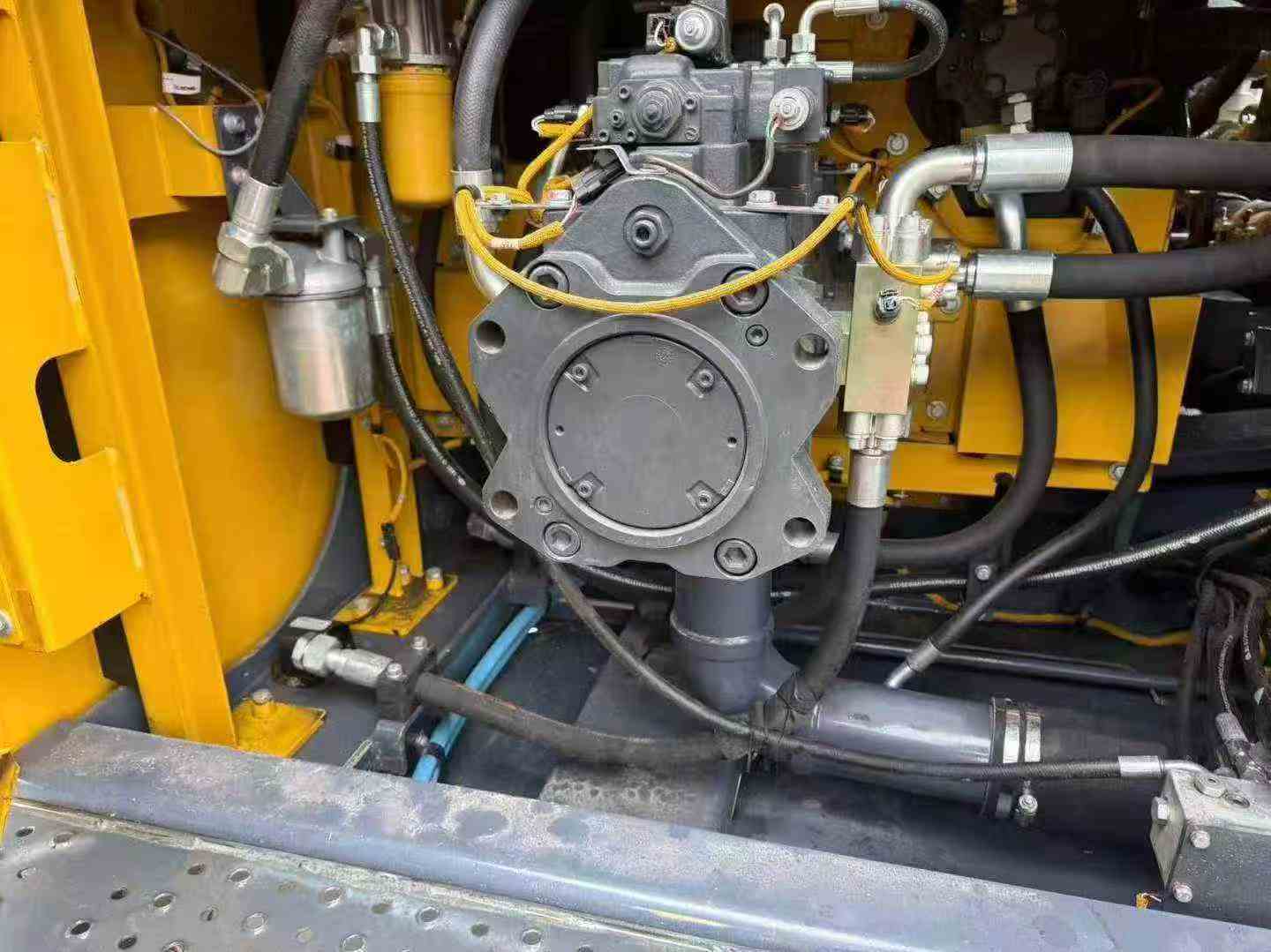 Buy XCMG LW800K Used Excavator / 7