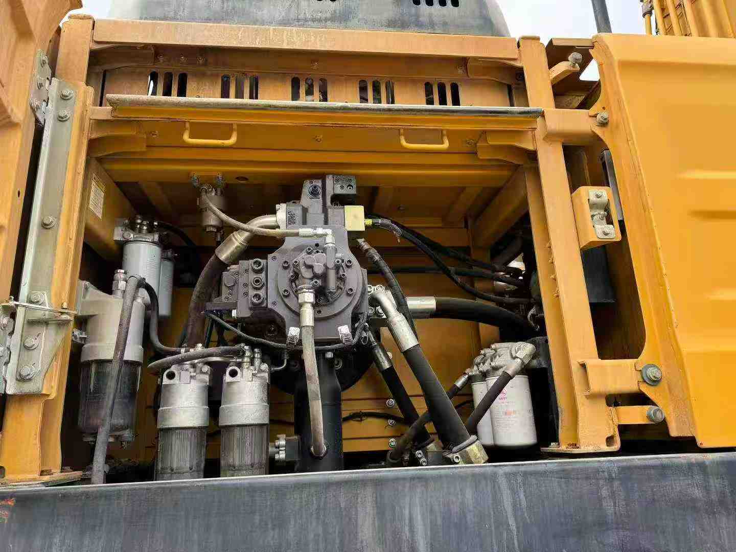 Buy Sany SY650H Used Excavator / 9