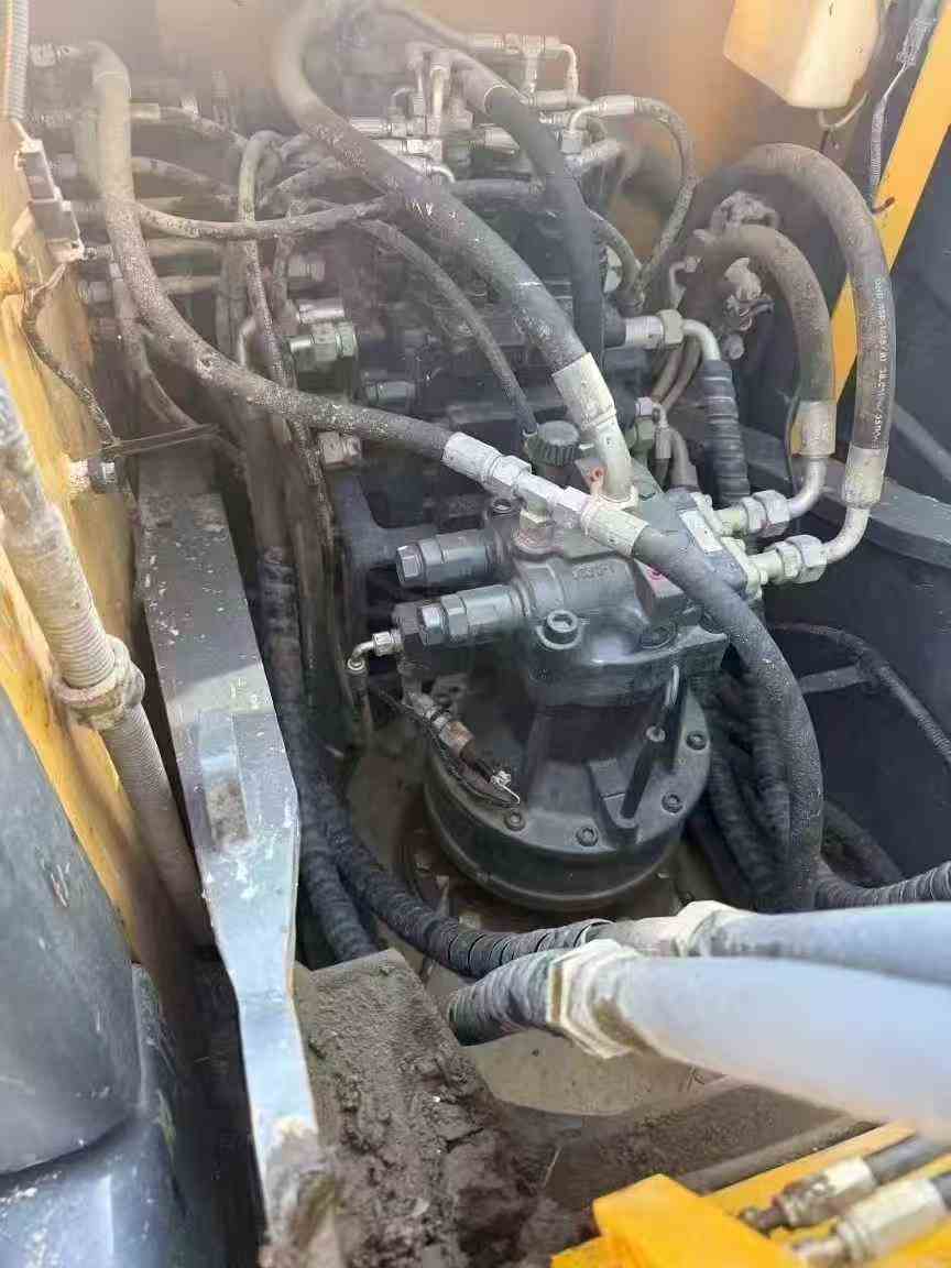 Buy XCMG XE135B Used Excavator / 6