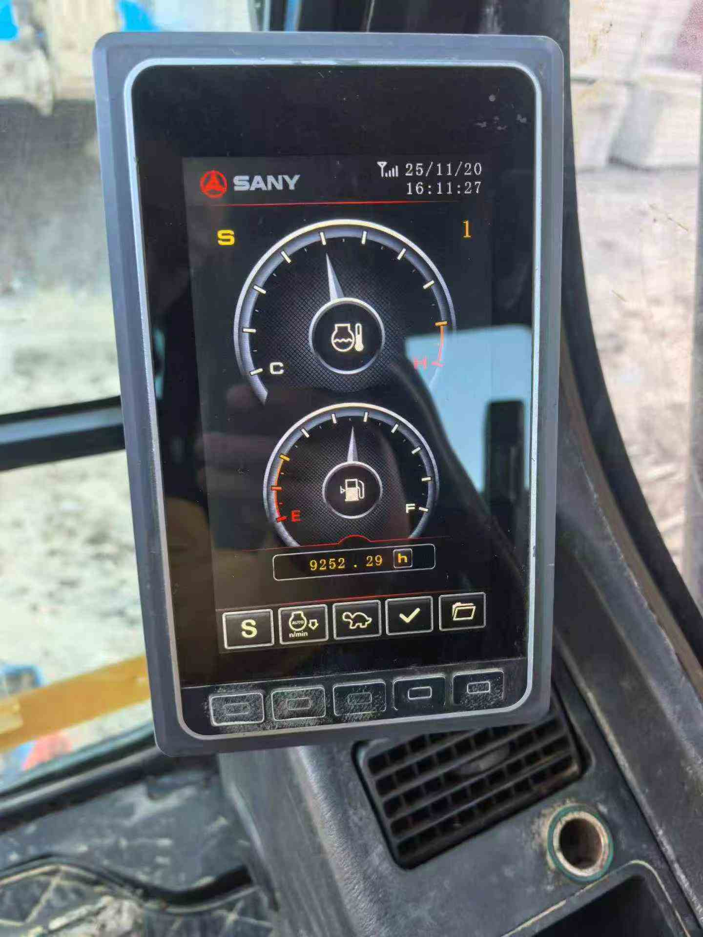 Buy Sany SY205C Used Excavator / 4