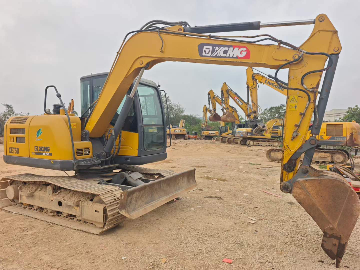 Buy XCMG XE75D Used Excavator / 3