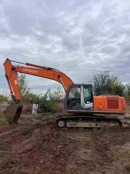 Buy Hitachi EX210 Used Excavator / 1