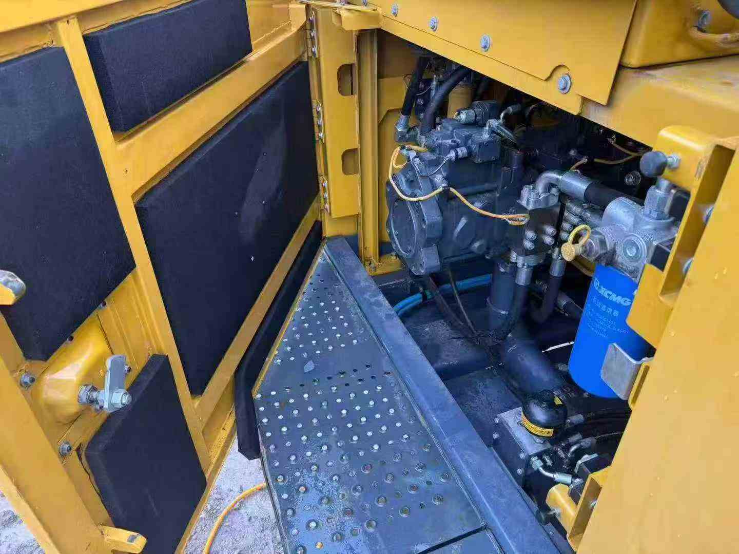 Buy XCMG LW800K Used Excavator / 9