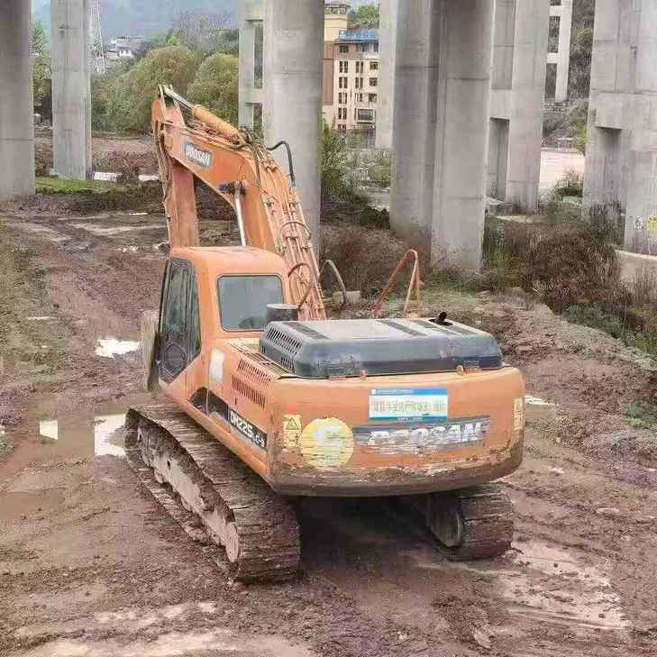Buy Doosan DH225-9 Used Excavator / 1