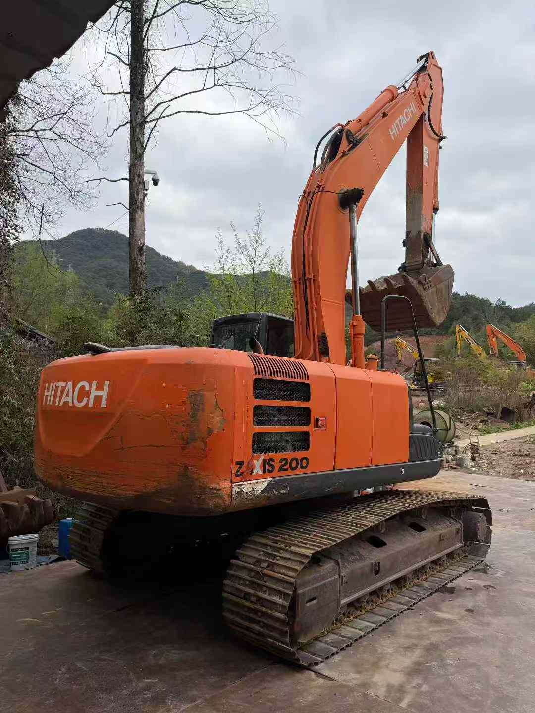 Buy Hitachi ZX200-5G Used Excavator / 3